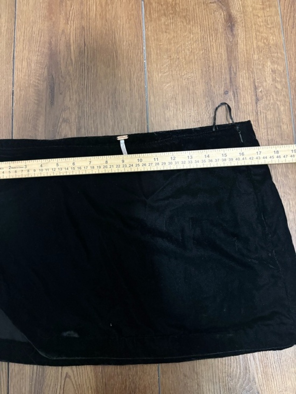 Free People Annalise Black Velvet Mini Skirt Women’s Size 8 Y2K Going‎ Out - Picture 10 of 10